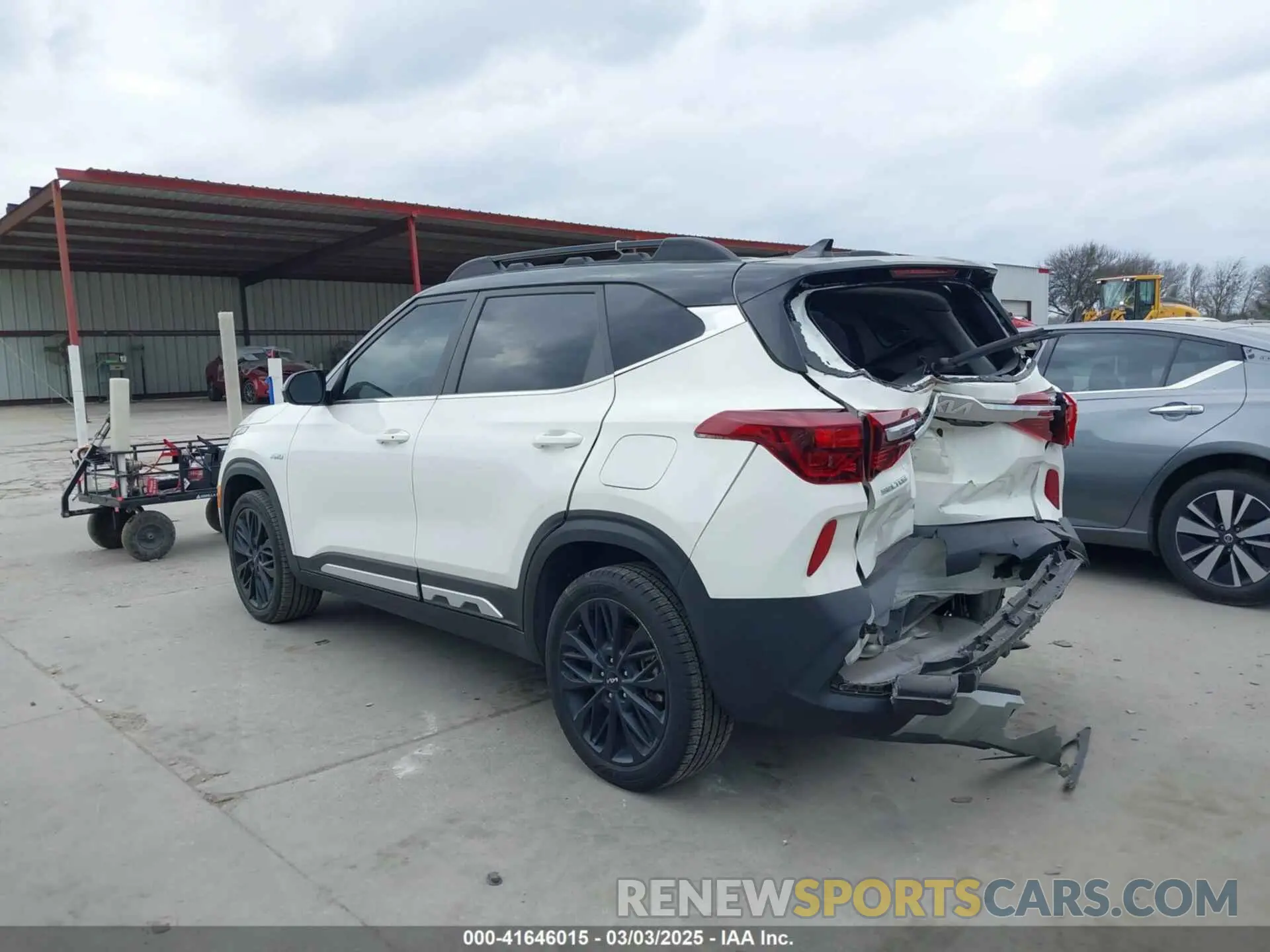 14 fotografías del automóvil dañado KNDEUCA27N7248501 KIA SELTOS 2022