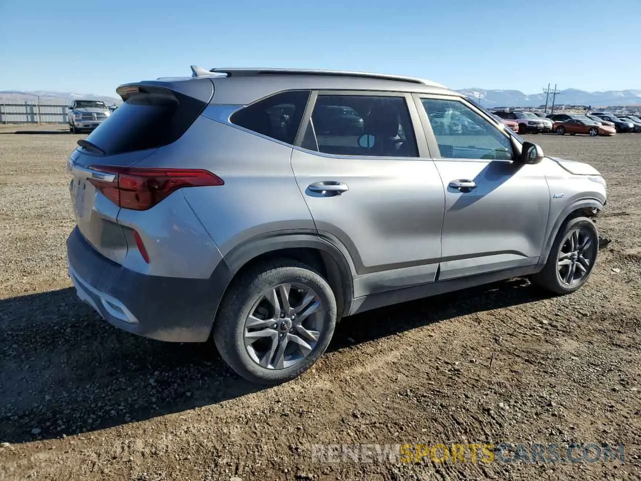 3 fotografías del automóvil dañado KNDEUCAA4N7262895 KIA SELTOS 2022