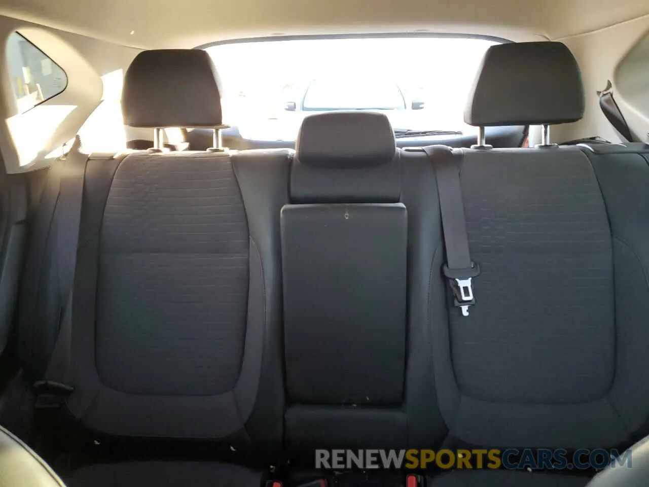 10 fotografías del automóvil dañado KNDEUCAA4N7318494 KIA SELTOS 2022