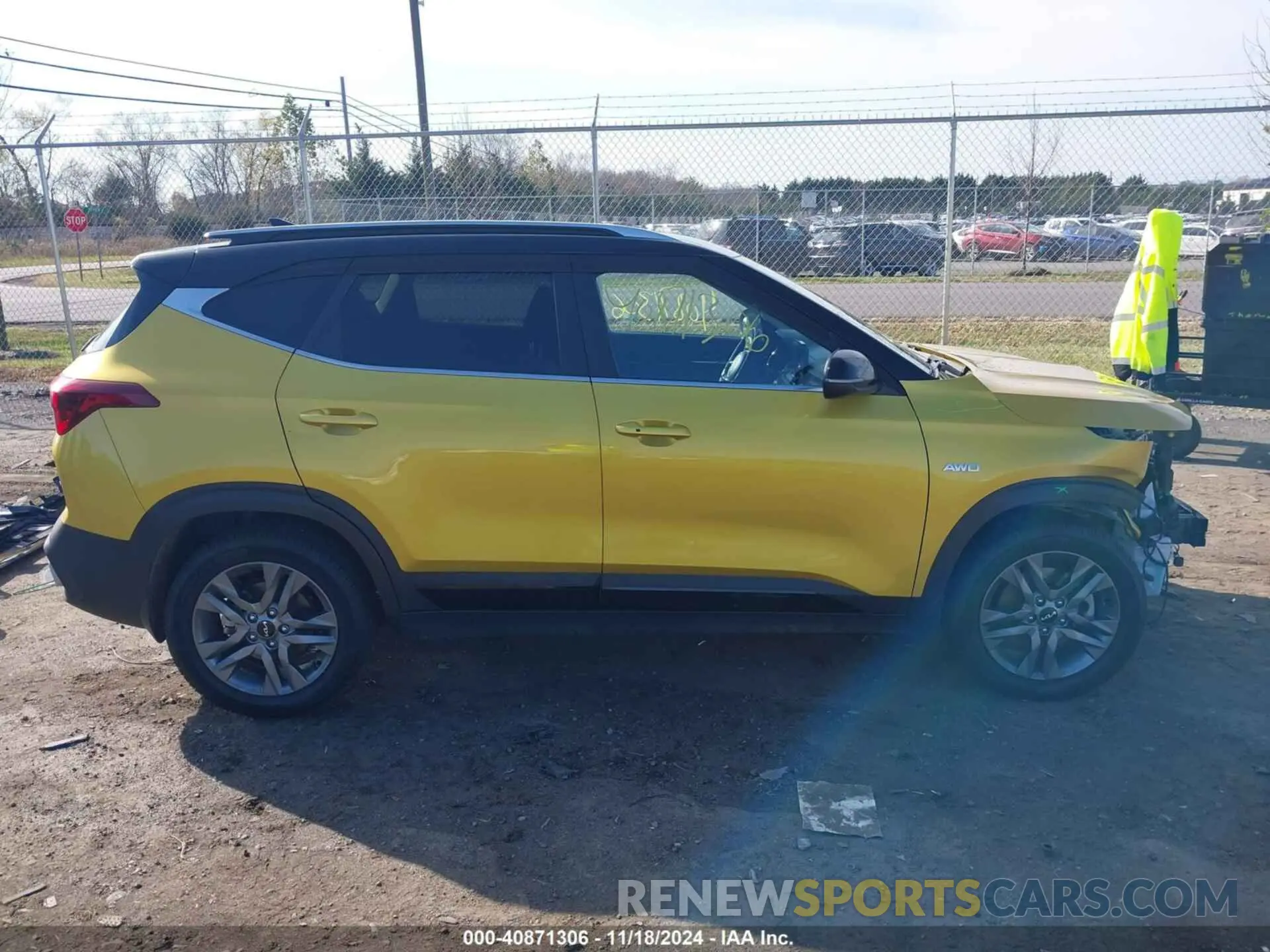 14 fotografías del automóvil dañado KNDEUCAA7N7311538 KIA SELTOS 2022