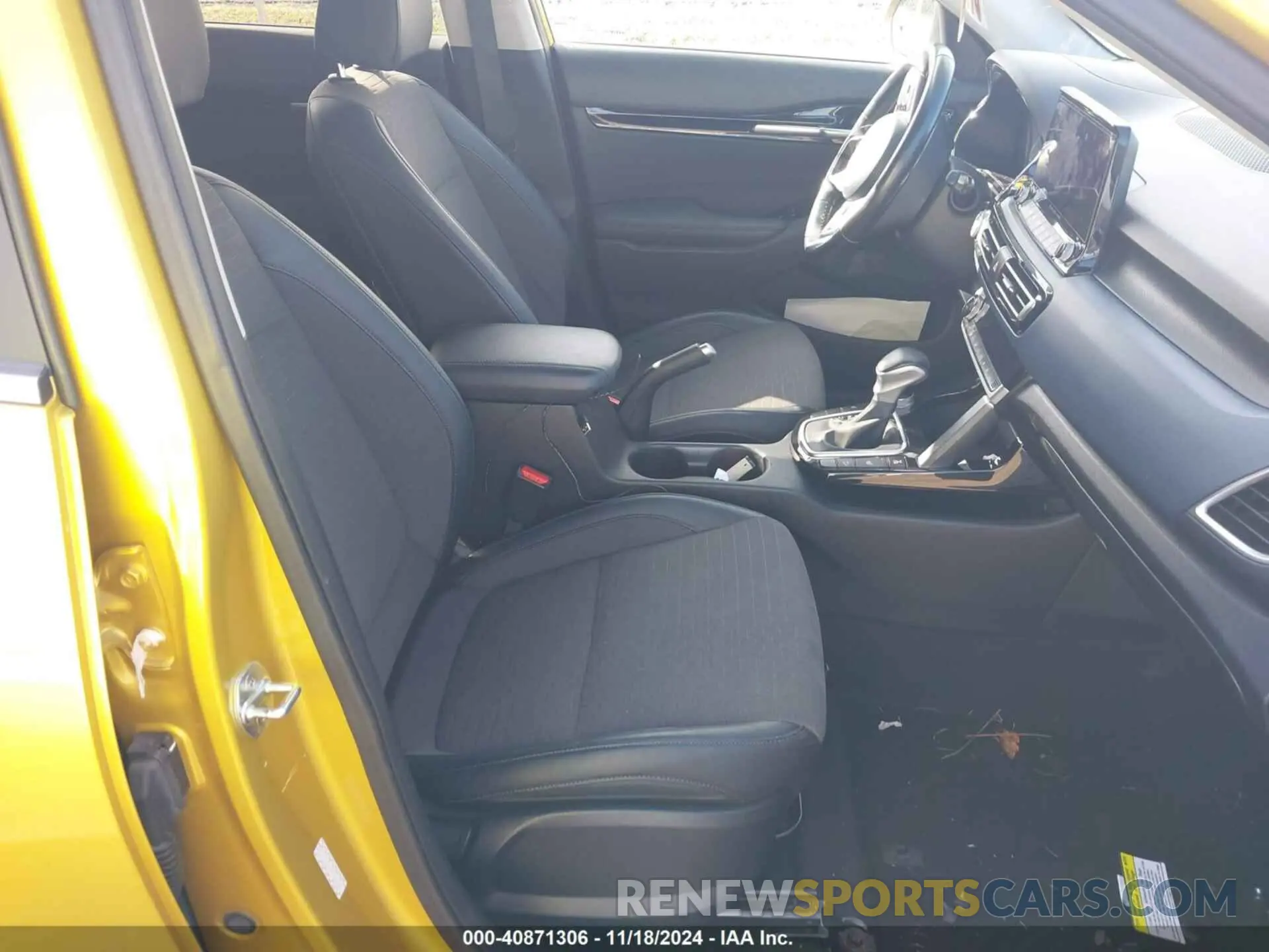 5 fotografías del automóvil dañado KNDEUCAA7N7311538 KIA SELTOS 2022