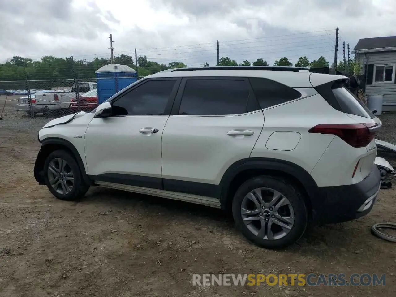 2 fotografías del automóvil dañado KNDEUCAA8N7261717 KIA SELTOS 2022