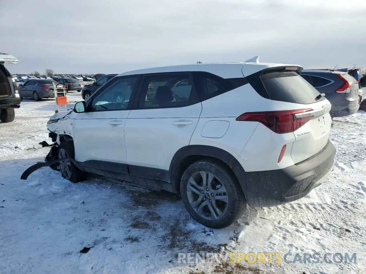 2 fotografías del automóvil dañado KNDEPCAA0P7451957 KIA SELTOS 2023