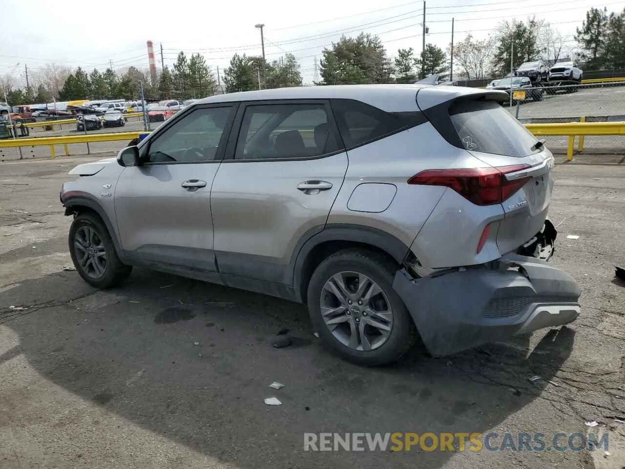 2 fotografías del automóvil dañado KNDEPCAA1P7347221 KIA SELTOS 2023