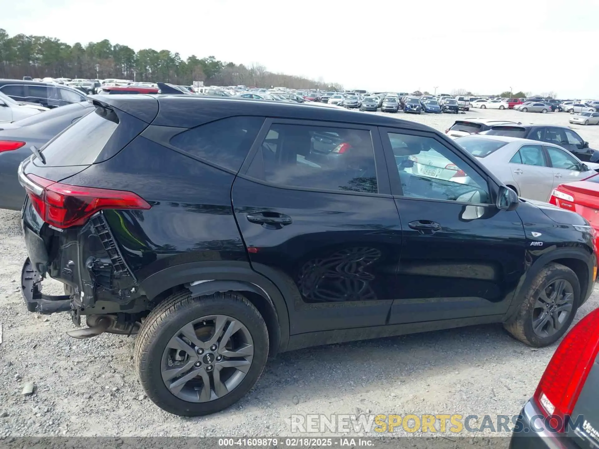 14 fotografías del automóvil dañado KNDEPCAA1P7430034 KIA SELTOS 2023