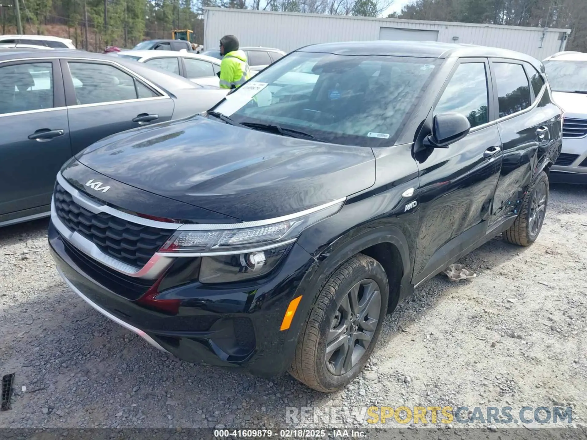 2 fotografías del automóvil dañado KNDEPCAA1P7430034 KIA SELTOS 2023