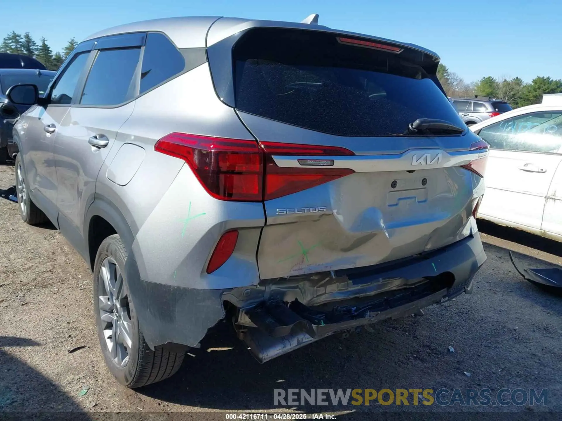 12 fotografías del automóvil dañado KNDEPCAA2P7432665 KIA SELTOS 2023