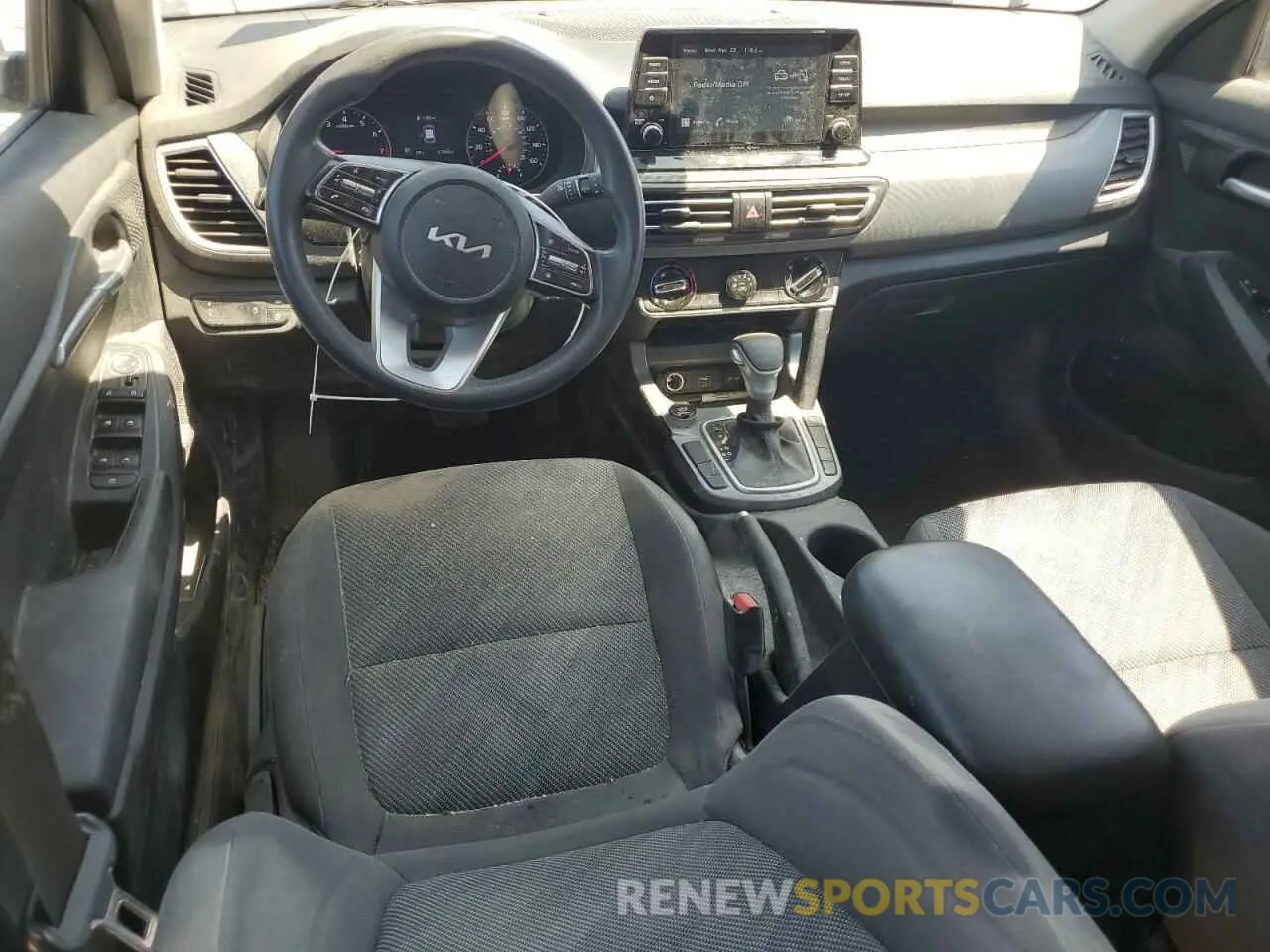8 fotografías del automóvil dañado KNDEPCAA2P7452124 KIA SELTOS 2023