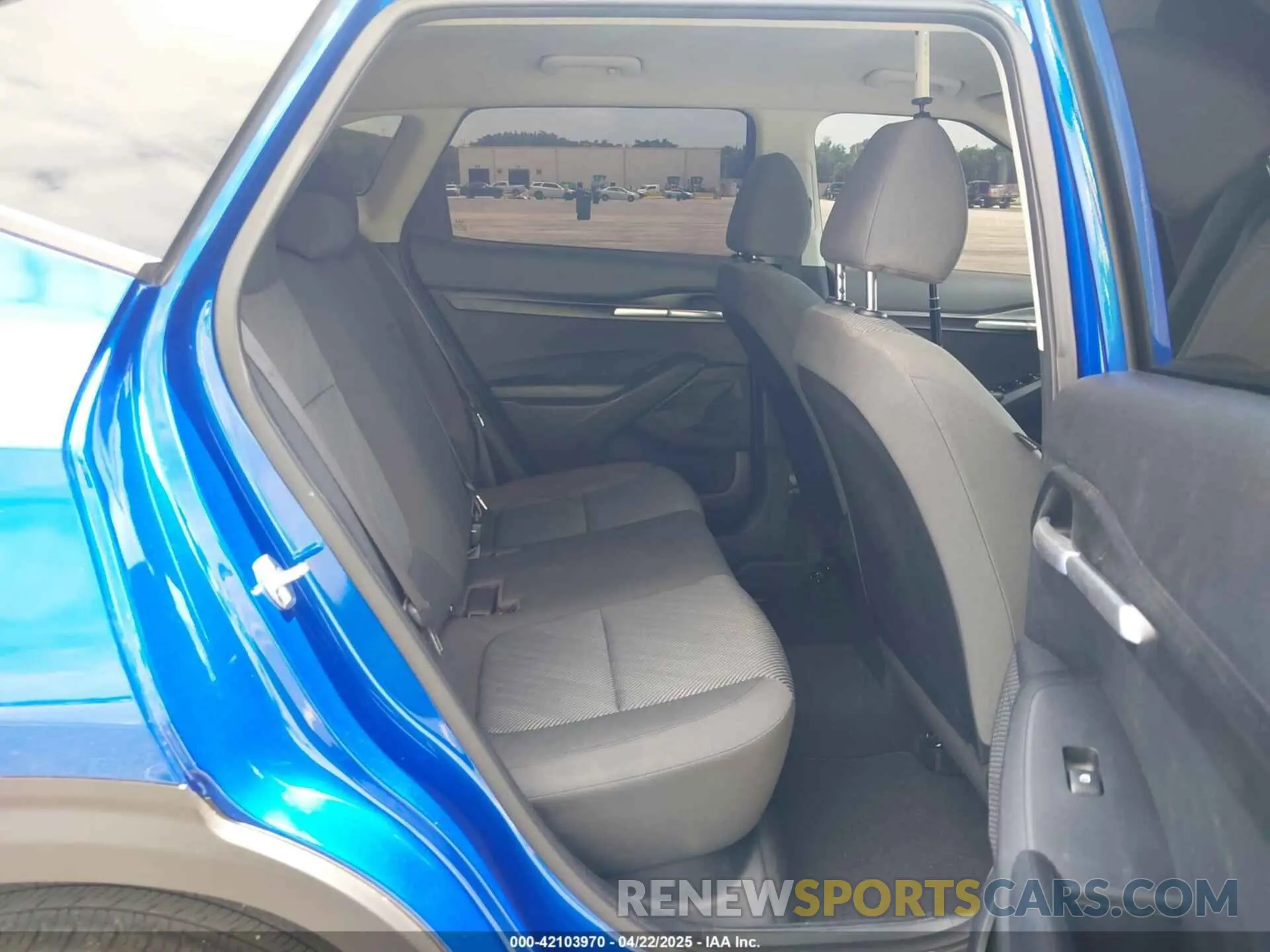 8 fotografías del automóvil dañado KNDEPCAA2P7460742 KIA SELTOS 2023