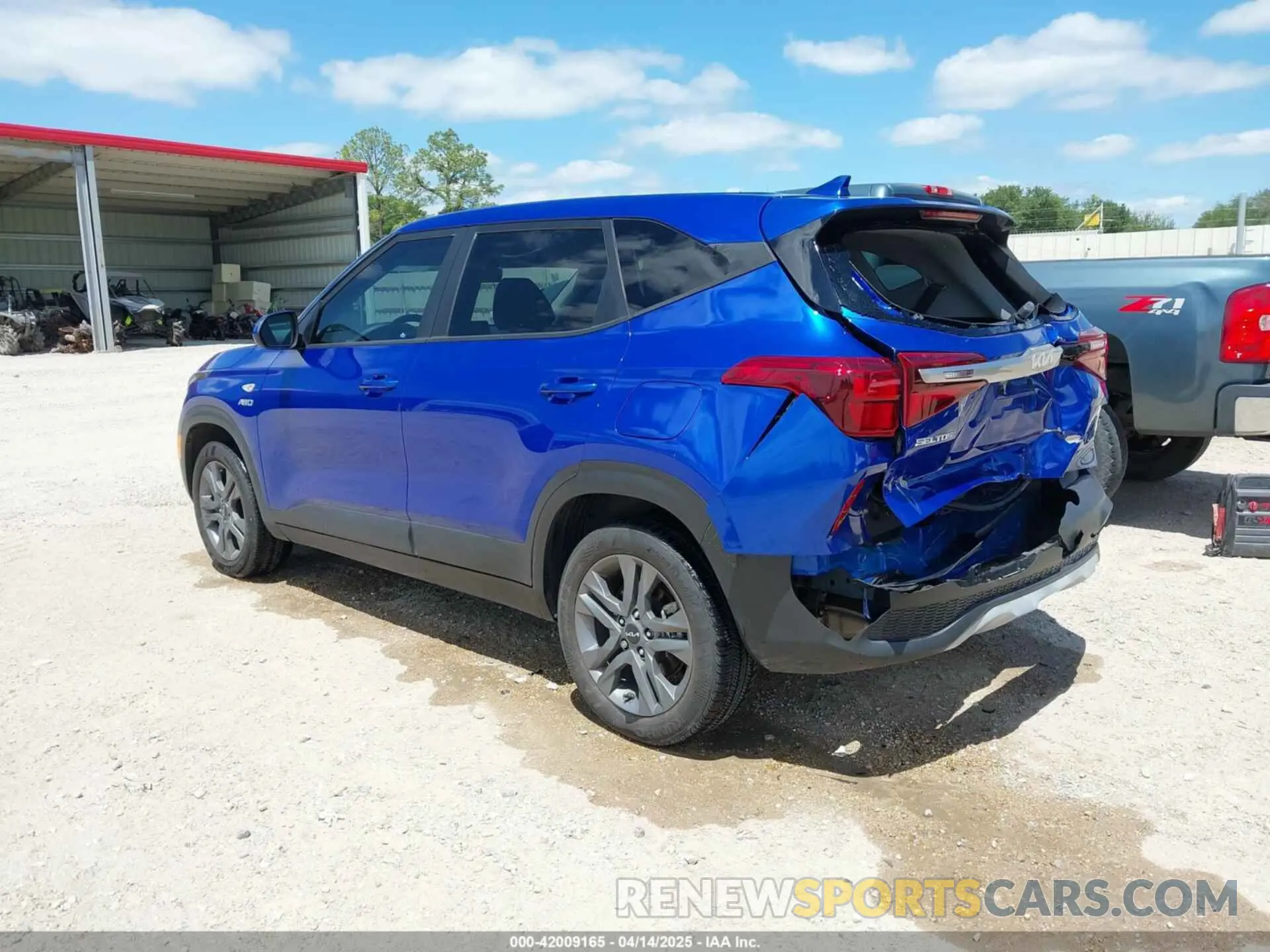 3 fotografías del automóvil dañado KNDEPCAA3P7369625 KIA SELTOS 2023