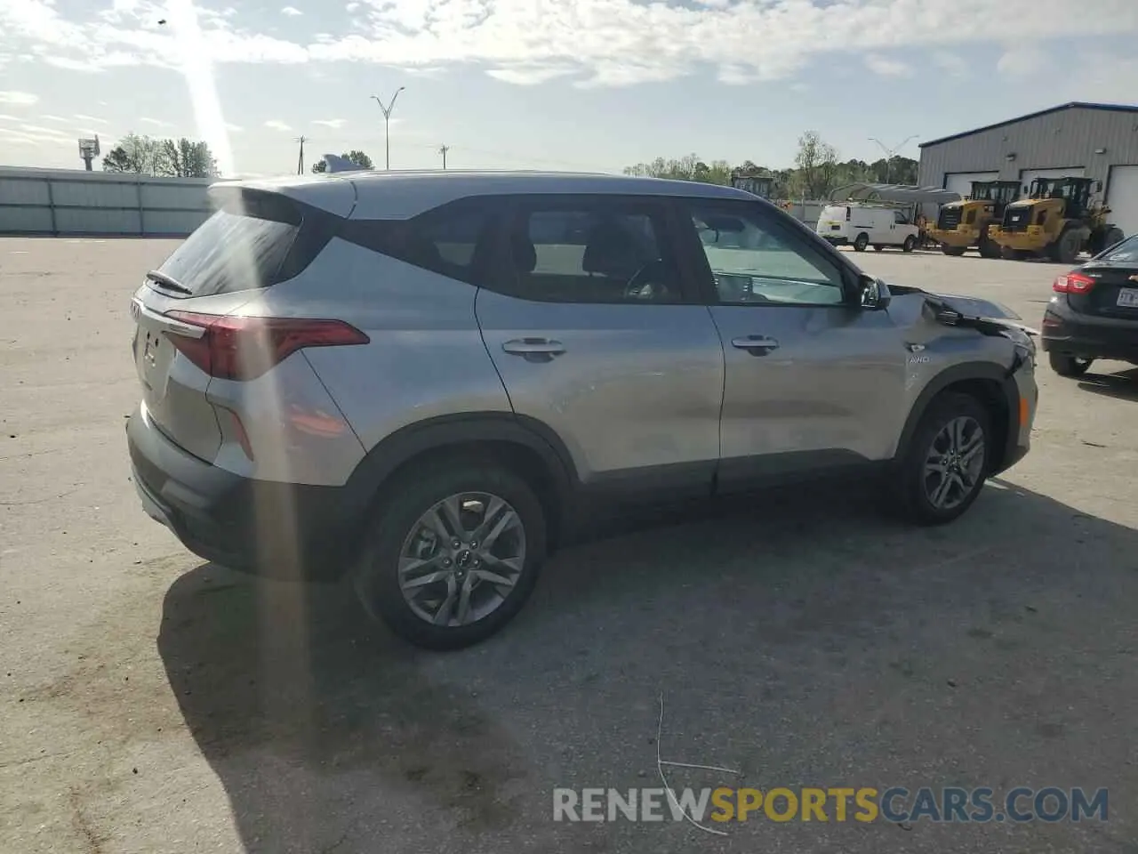 3 fotografías del automóvil dañado KNDEPCAA4P7427189 KIA SELTOS 2023