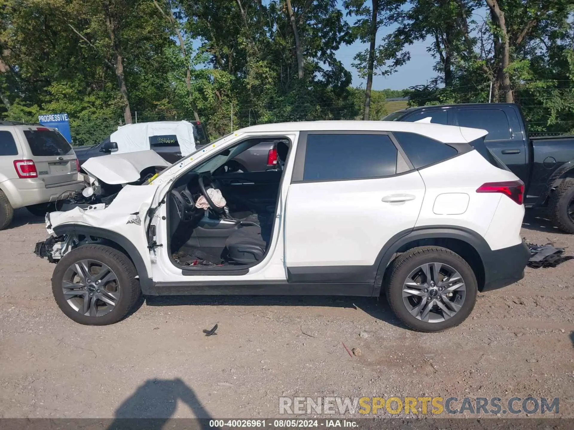 15 fotografías del automóvil dañado KNDEPCAA4P7460807 KIA SELTOS 2023