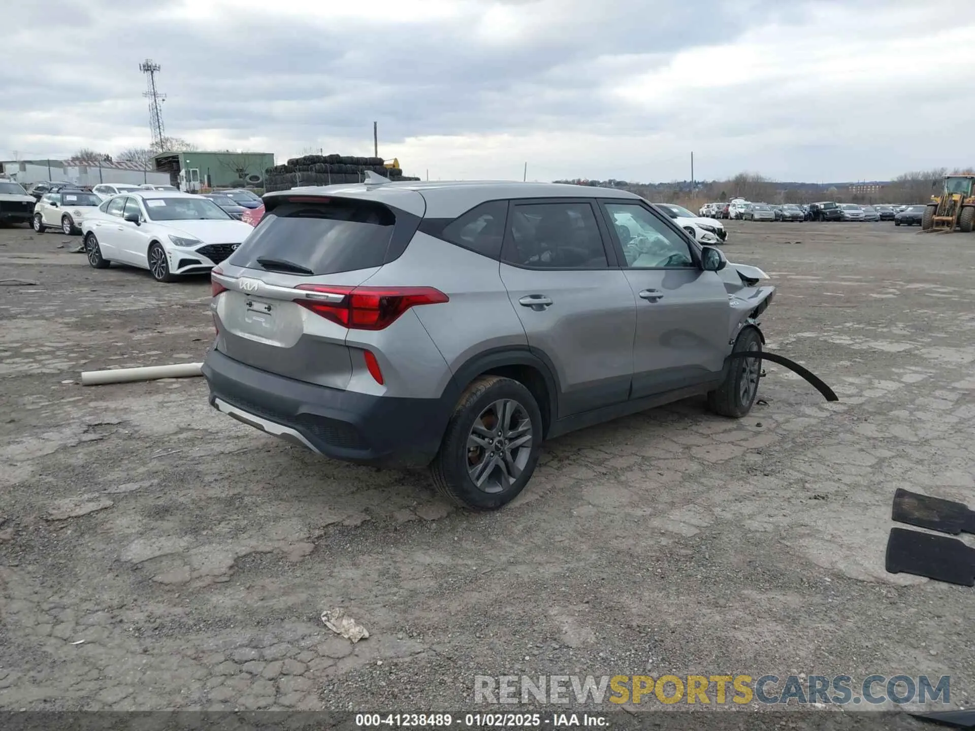 4 fotografías del automóvil dañado KNDEPCAA5P7434734 KIA SELTOS 2023