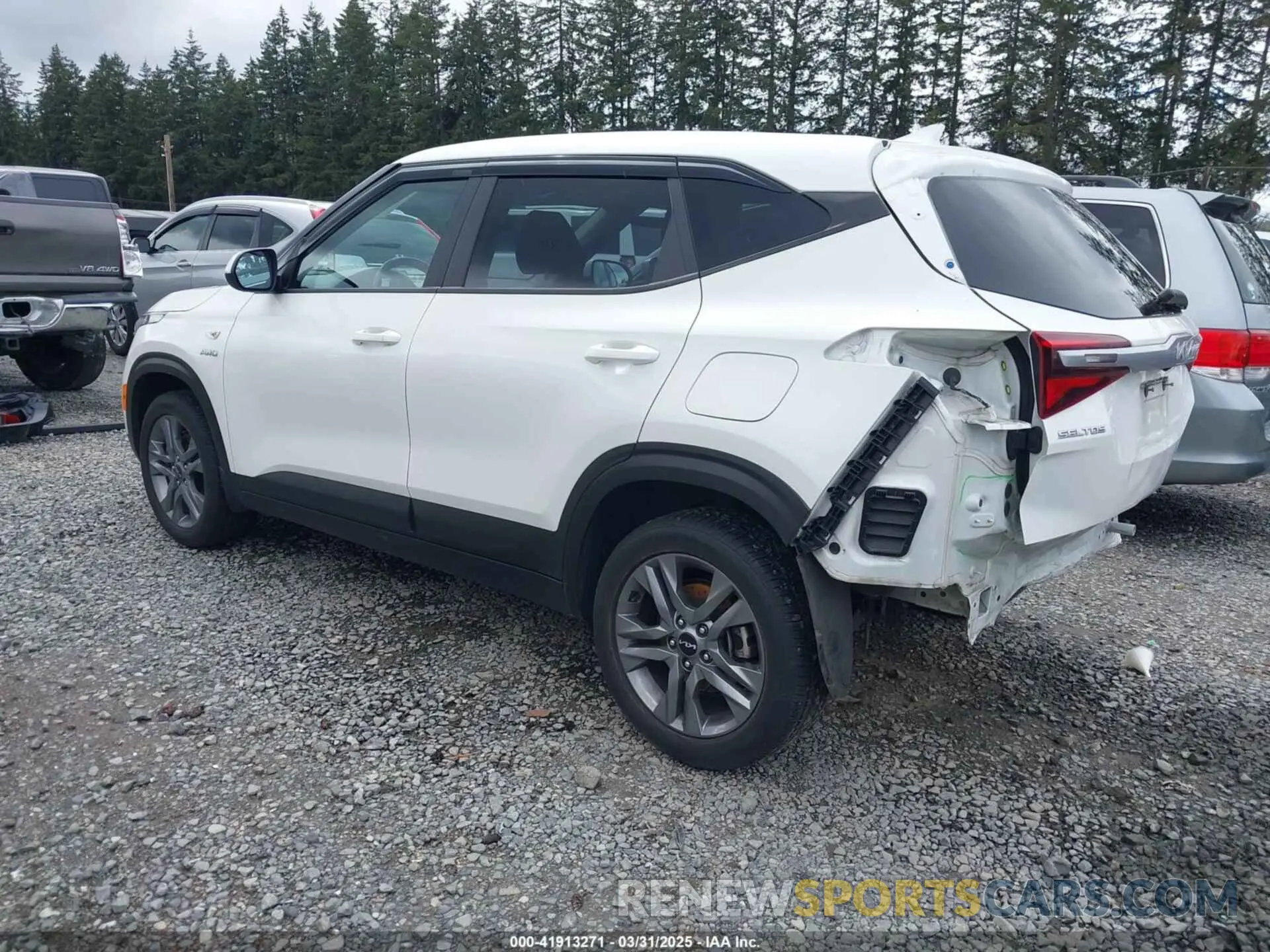 3 fotografías del automóvil dañado KNDEPCAA5P7440291 KIA SELTOS 2023