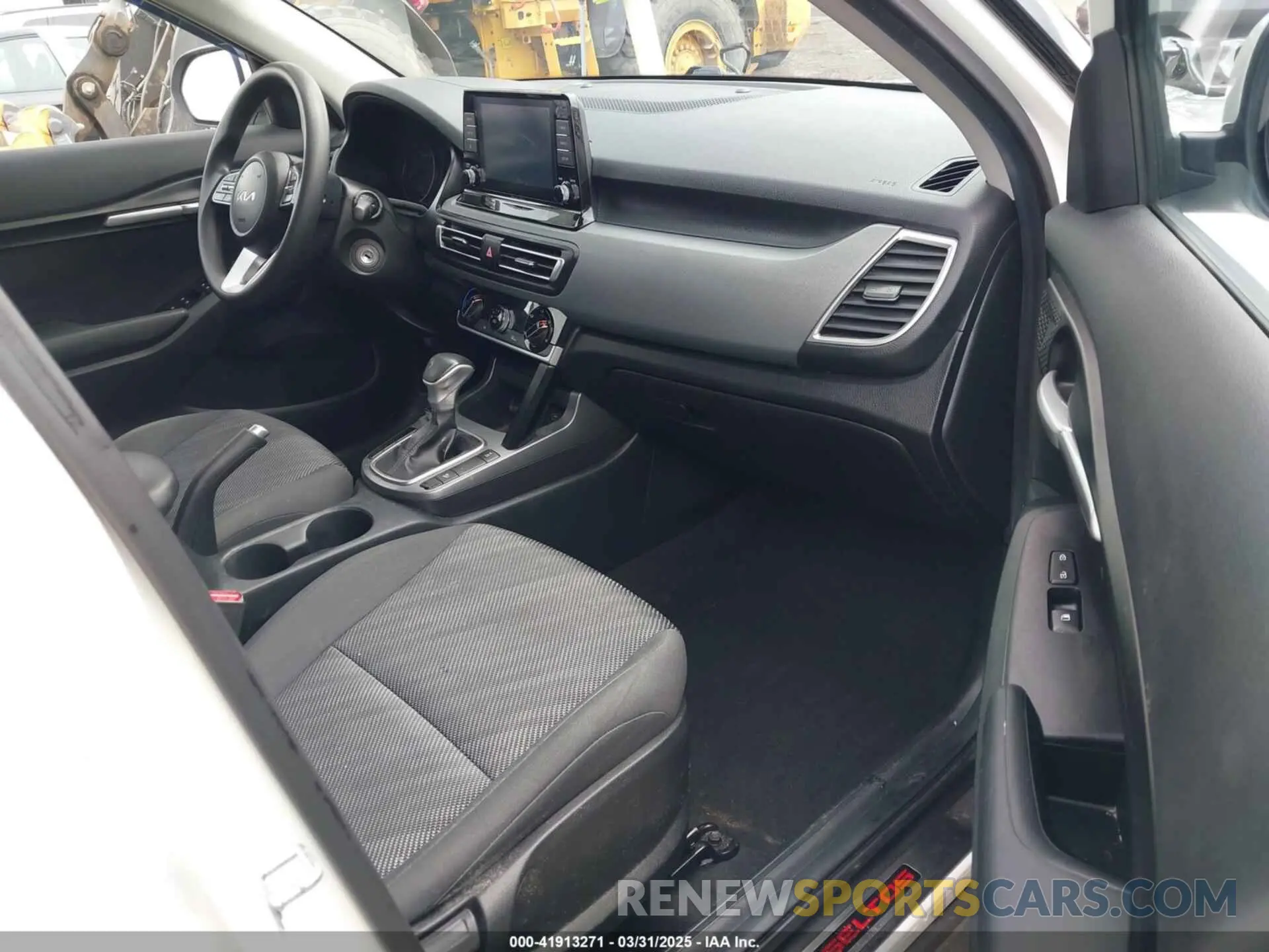 5 fotografías del automóvil dañado KNDEPCAA5P7440291 KIA SELTOS 2023