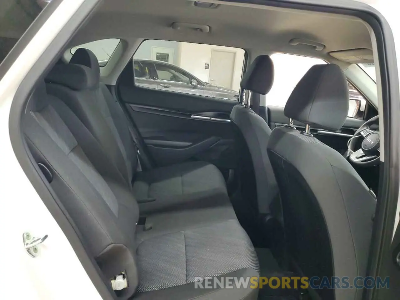 11 fotografías del automóvil dañado KNDEPCAA6P7362944 KIA SELTOS 2023