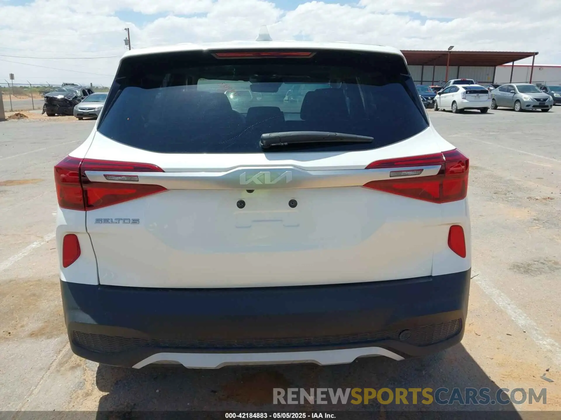 16 fotografías del automóvil dañado KNDEPCAA7P7367893 KIA SELTOS 2023