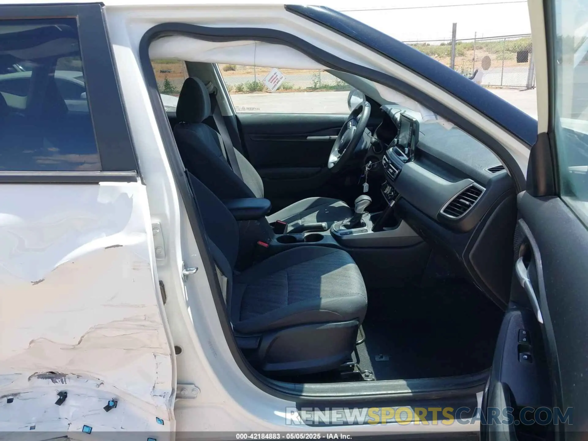 5 fotografías del automóvil dañado KNDEPCAA7P7367893 KIA SELTOS 2023