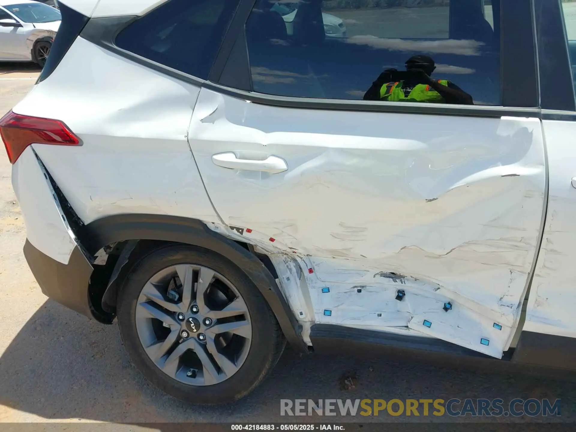 6 fotografías del automóvil dañado KNDEPCAA7P7367893 KIA SELTOS 2023