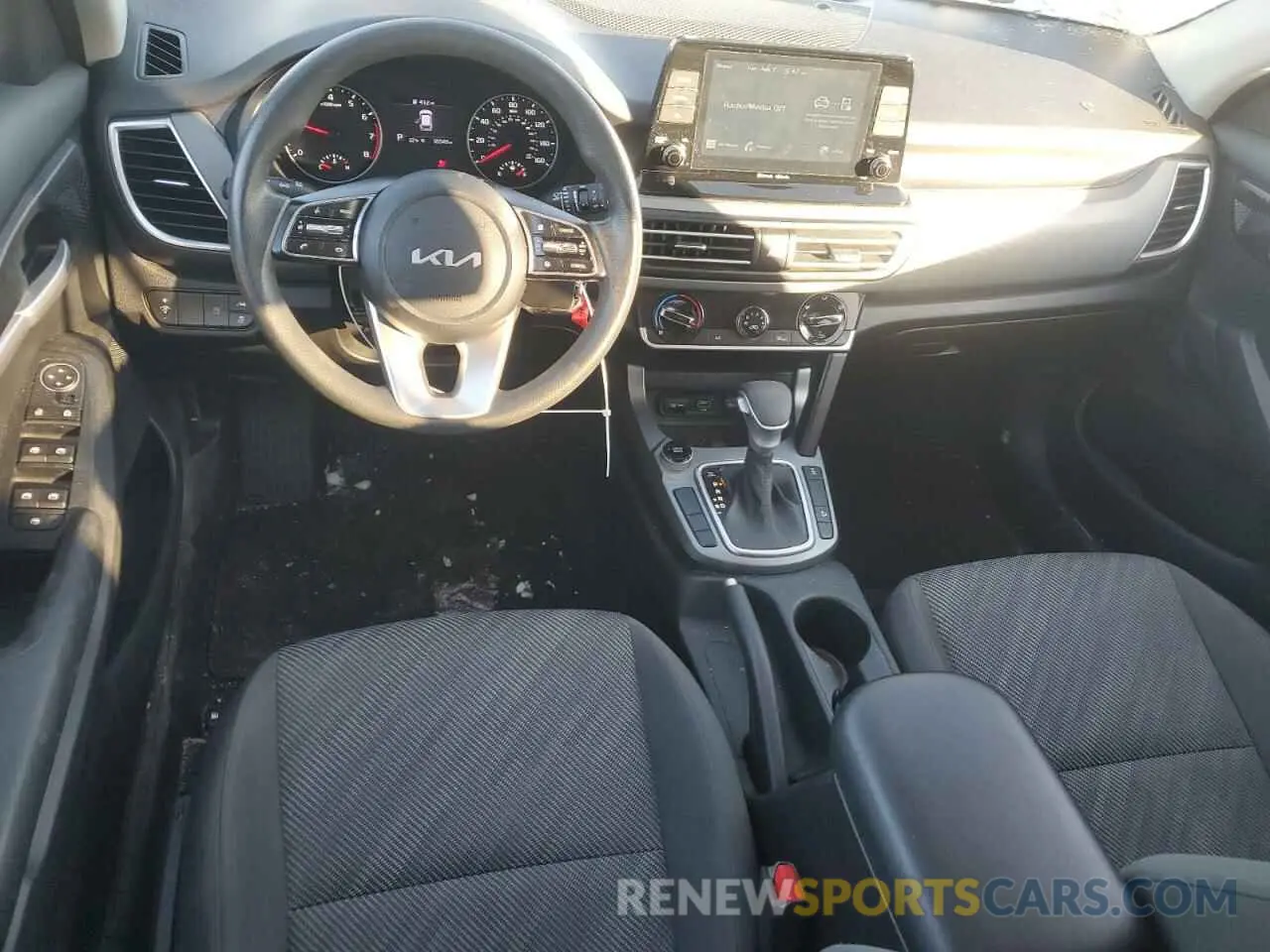 8 fotografías del automóvil dañado KNDEPCAA9P7428936 KIA SELTOS 2023