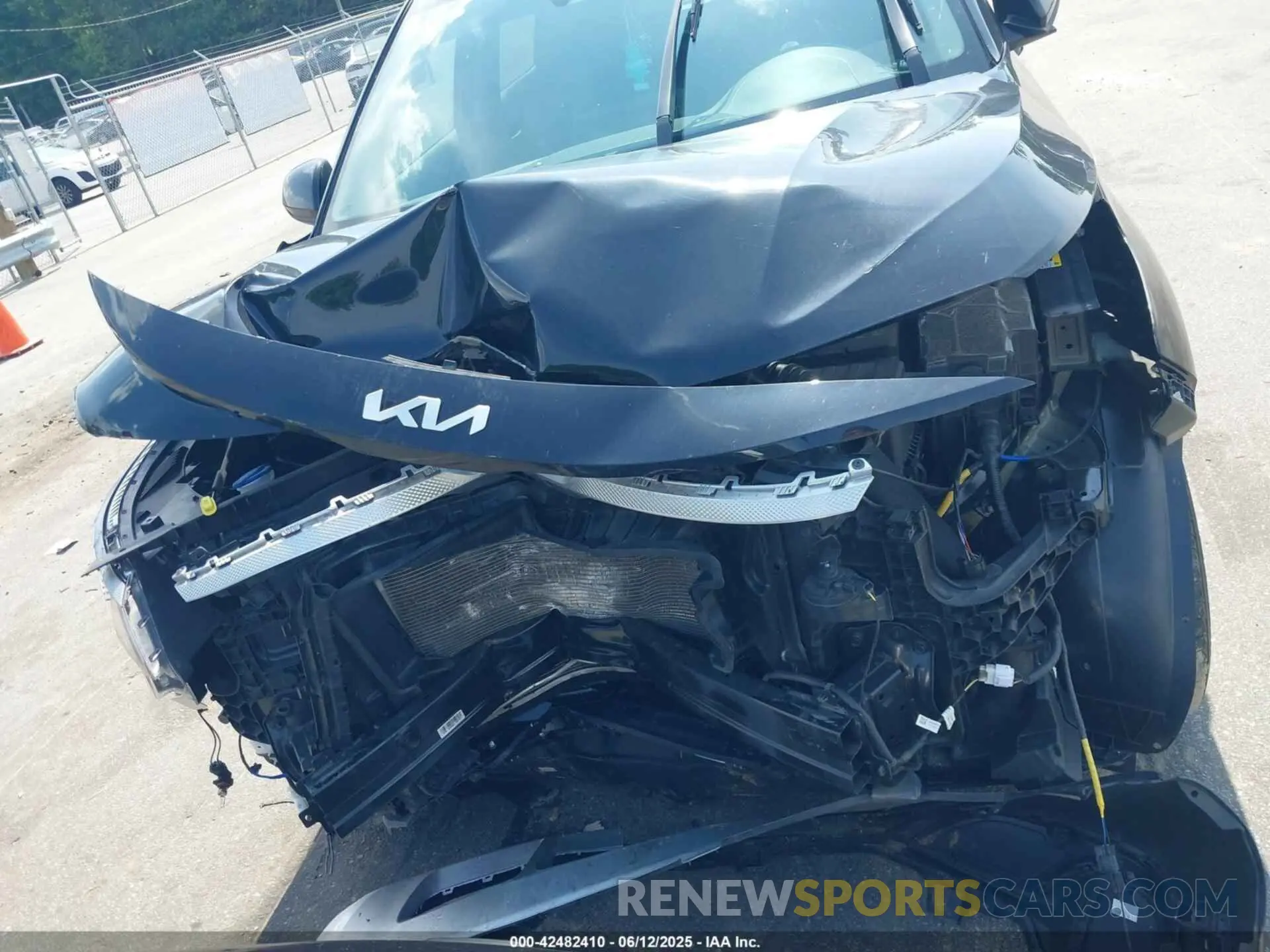 12 fotografías del automóvil dañado KNDEPCAA9P7457143 KIA SELTOS 2023