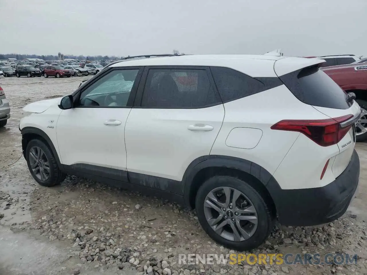 2 fotografías del automóvil dañado KNDEPCAAXP7411983 KIA SELTOS 2023