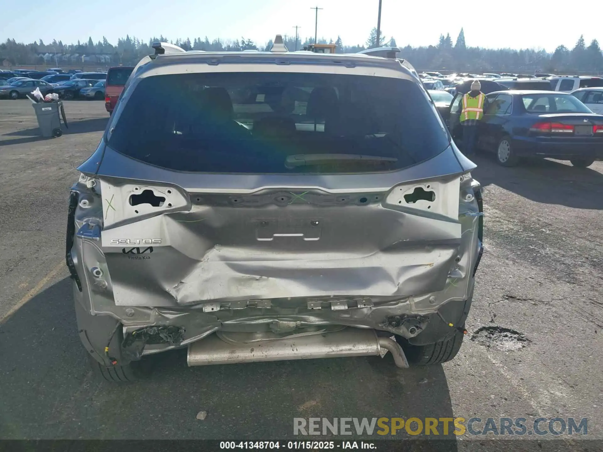 6 fotografías del automóvil dañado KNDERCAA0P7357815 KIA SELTOS 2023