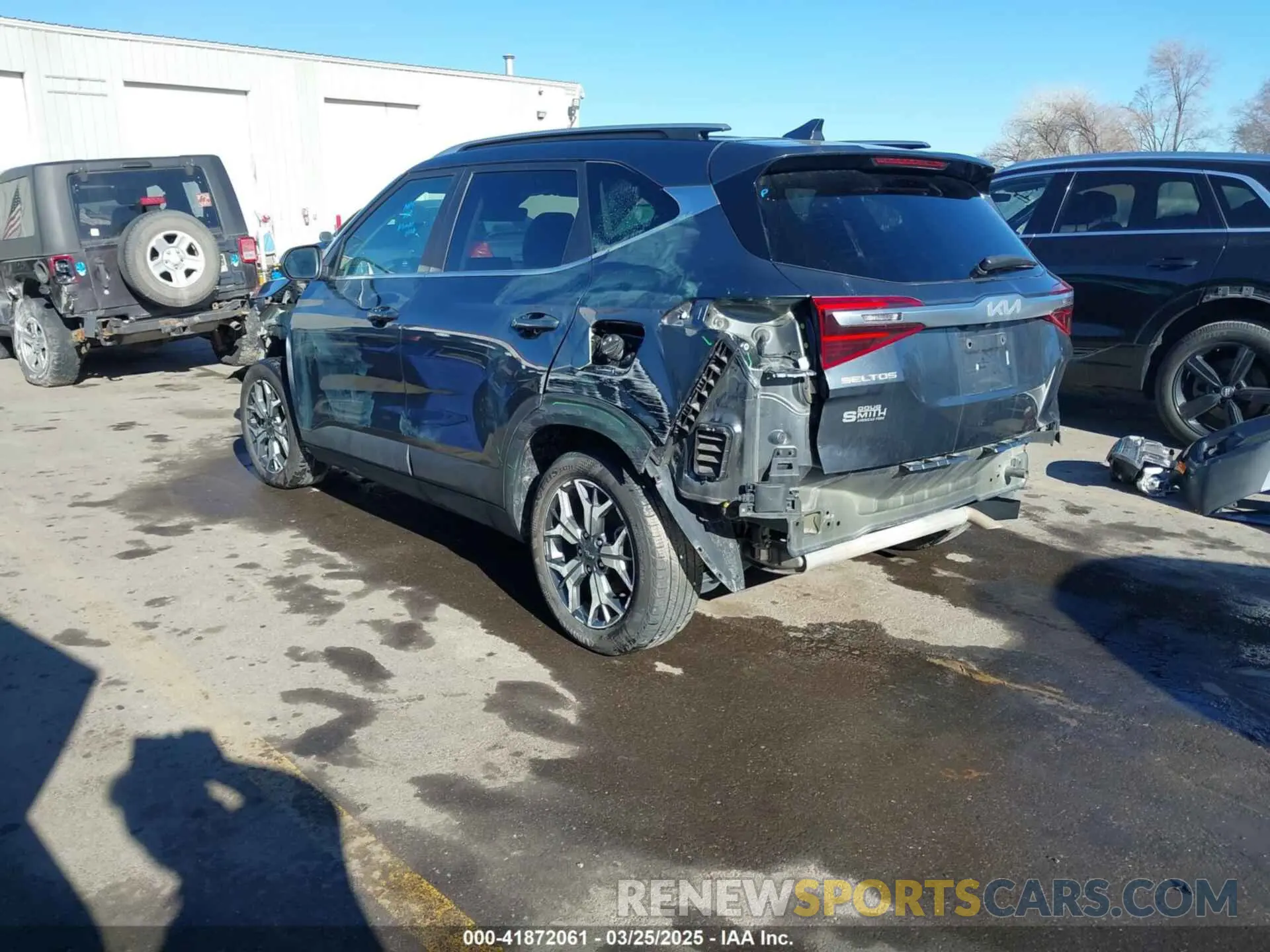 3 fotografías del automóvil dañado KNDERCAA3P7467337 KIA SELTOS 2023