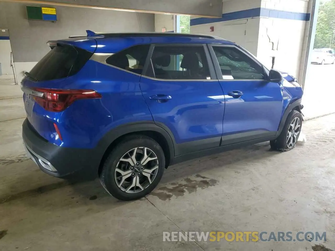 3 fotografías del automóvil dañado KNDERCAA6P7404152 KIA SELTOS 2023