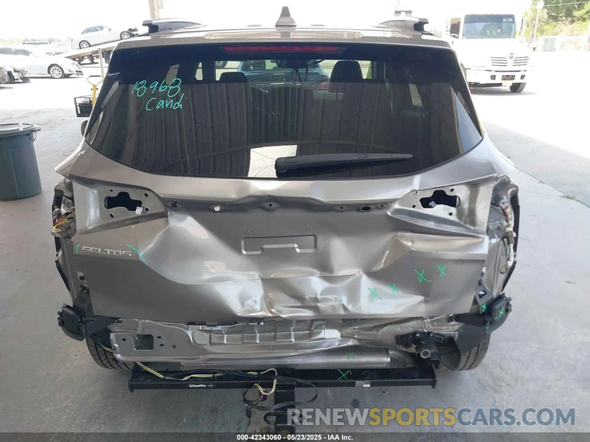 17 fotografías del automóvil dañado KNDERCAA8P7358467 KIA SELTOS 2023