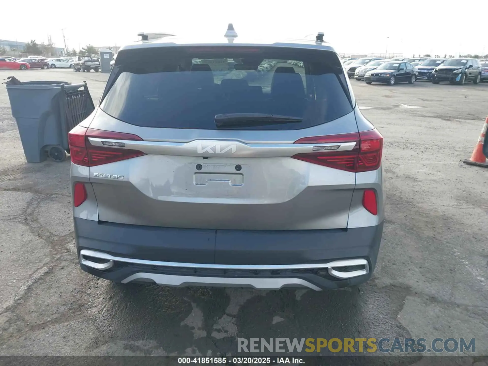 16 fotografías del automóvil dañado KNDERCAA9P7396919 KIA SELTOS 2023