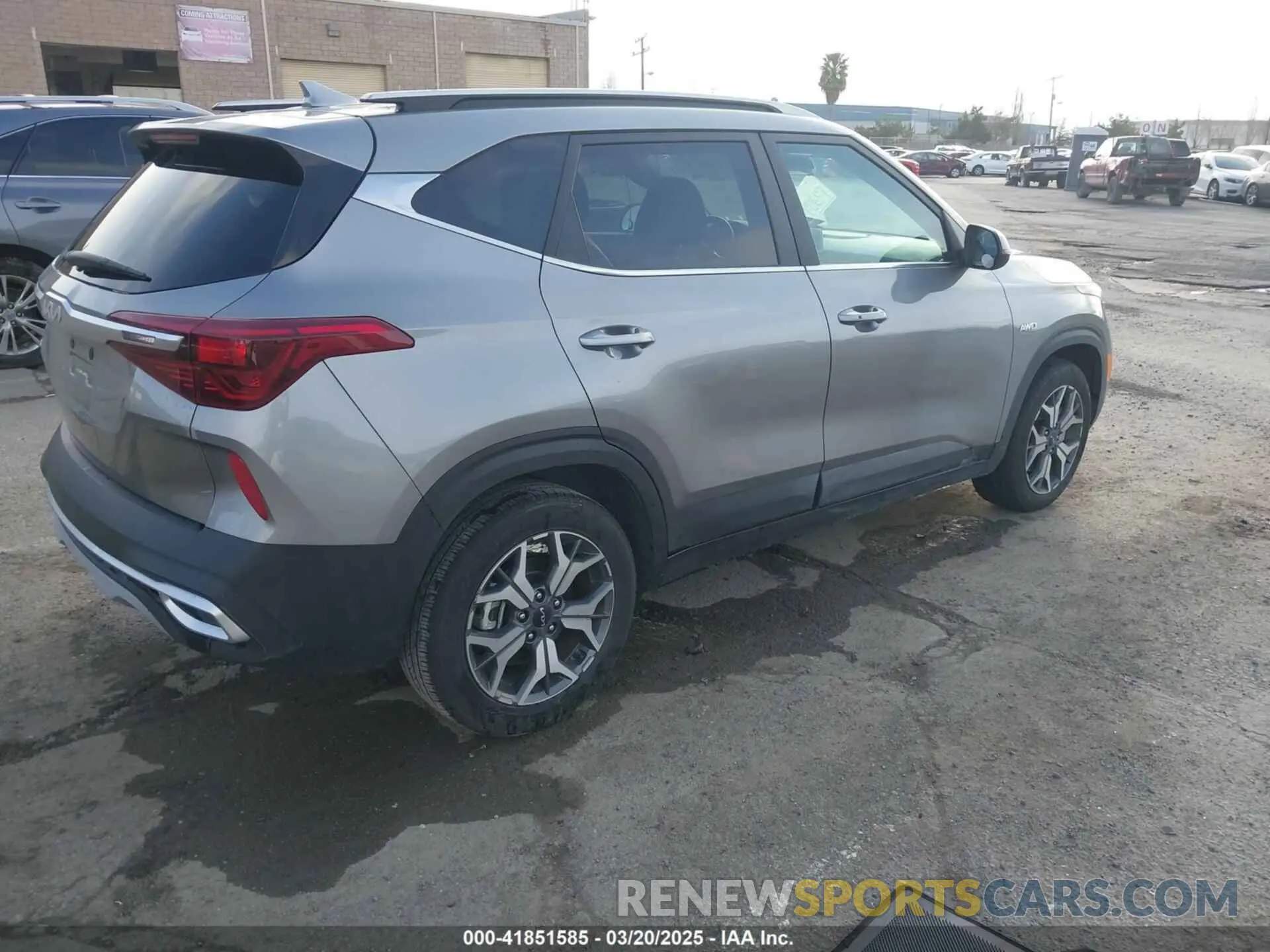 4 fotografías del automóvil dañado KNDERCAA9P7396919 KIA SELTOS 2023