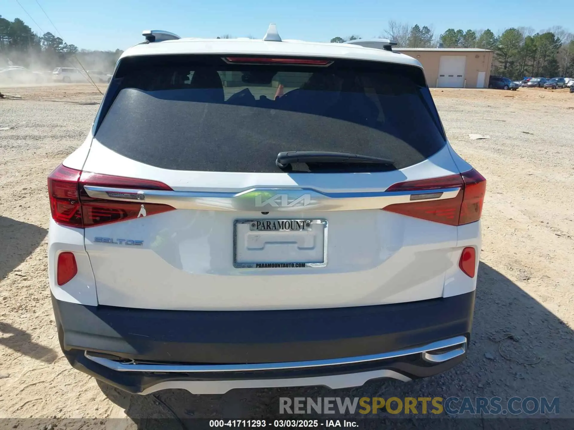 16 fotografías del automóvil dañado KNDERCAAXP7396878 KIA SELTOS 2023