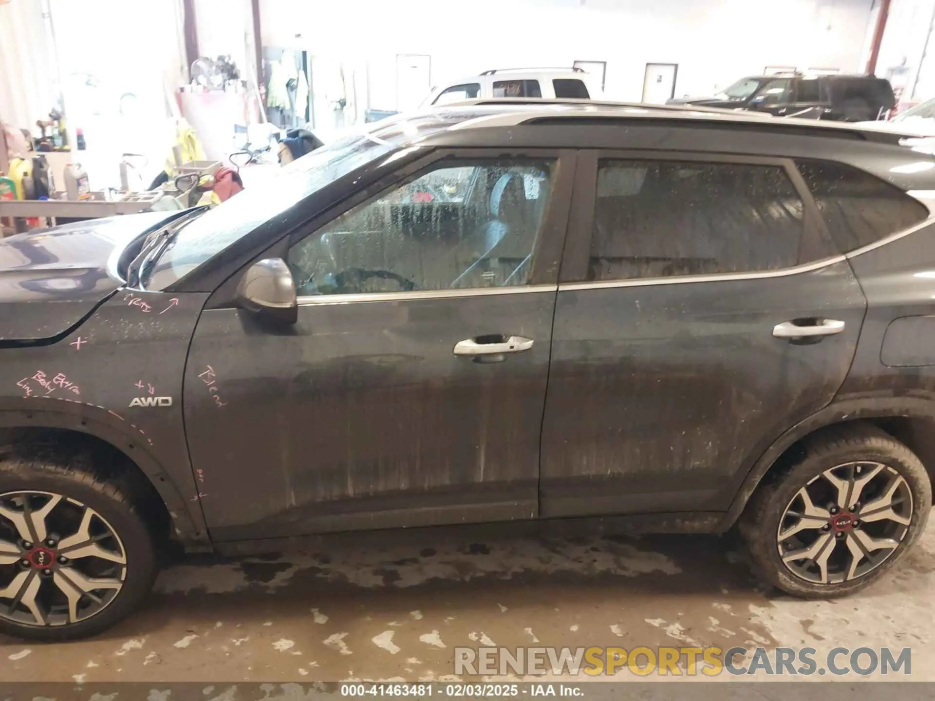 14 fotografías del automóvil dañado KNDETCA20P7359400 KIA SELTOS 2023