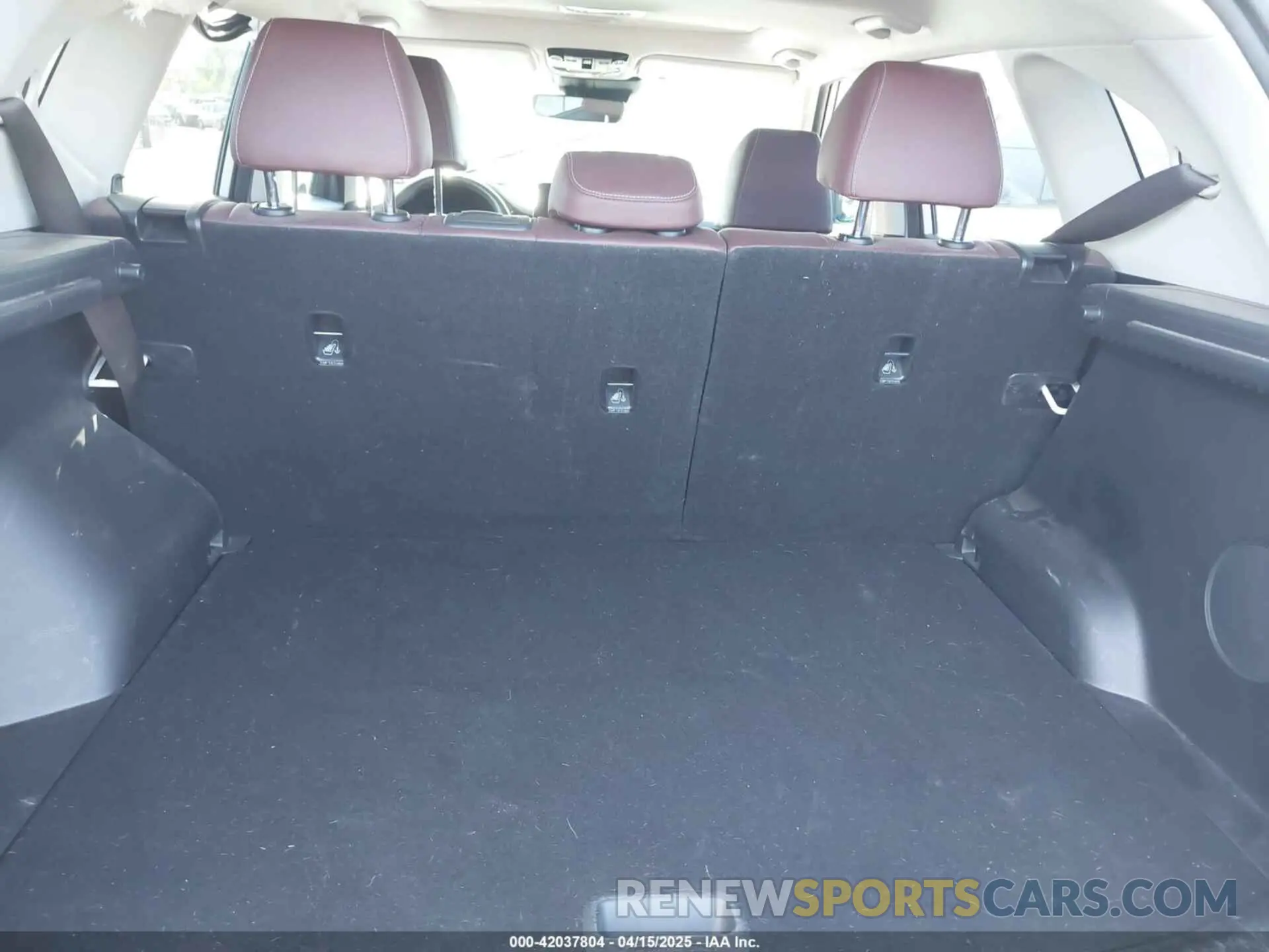 17 fotografías del automóvil dañado KNDETCA24P7380198 KIA SELTOS 2023