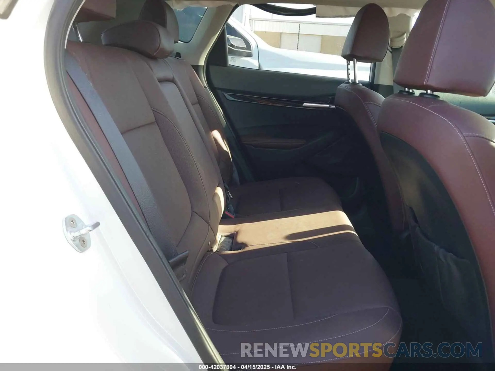 8 fotografías del automóvil dañado KNDETCA24P7380198 KIA SELTOS 2023