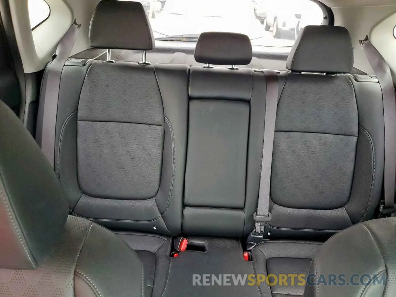 10 fotografías del automóvil dañado KNDETCA24P7397339 KIA SELTOS 2023