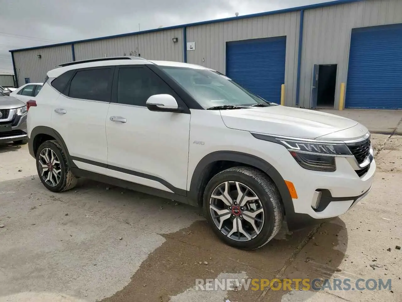 4 fotografías del automóvil dañado KNDETCA24P7397339 KIA SELTOS 2023