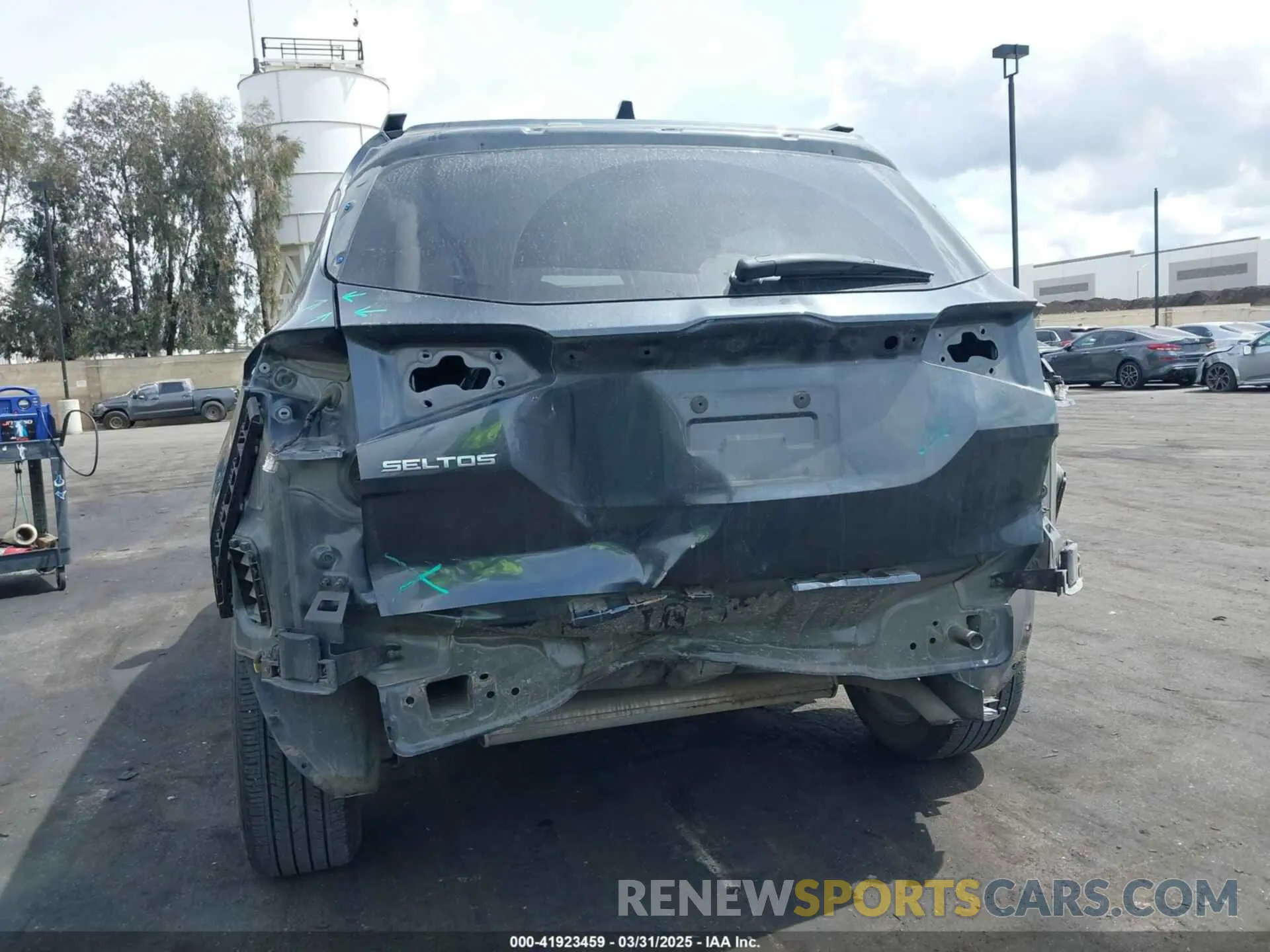 6 fotografías del automóvil dañado KNDEU2AA1P7394185 KIA SELTOS 2023