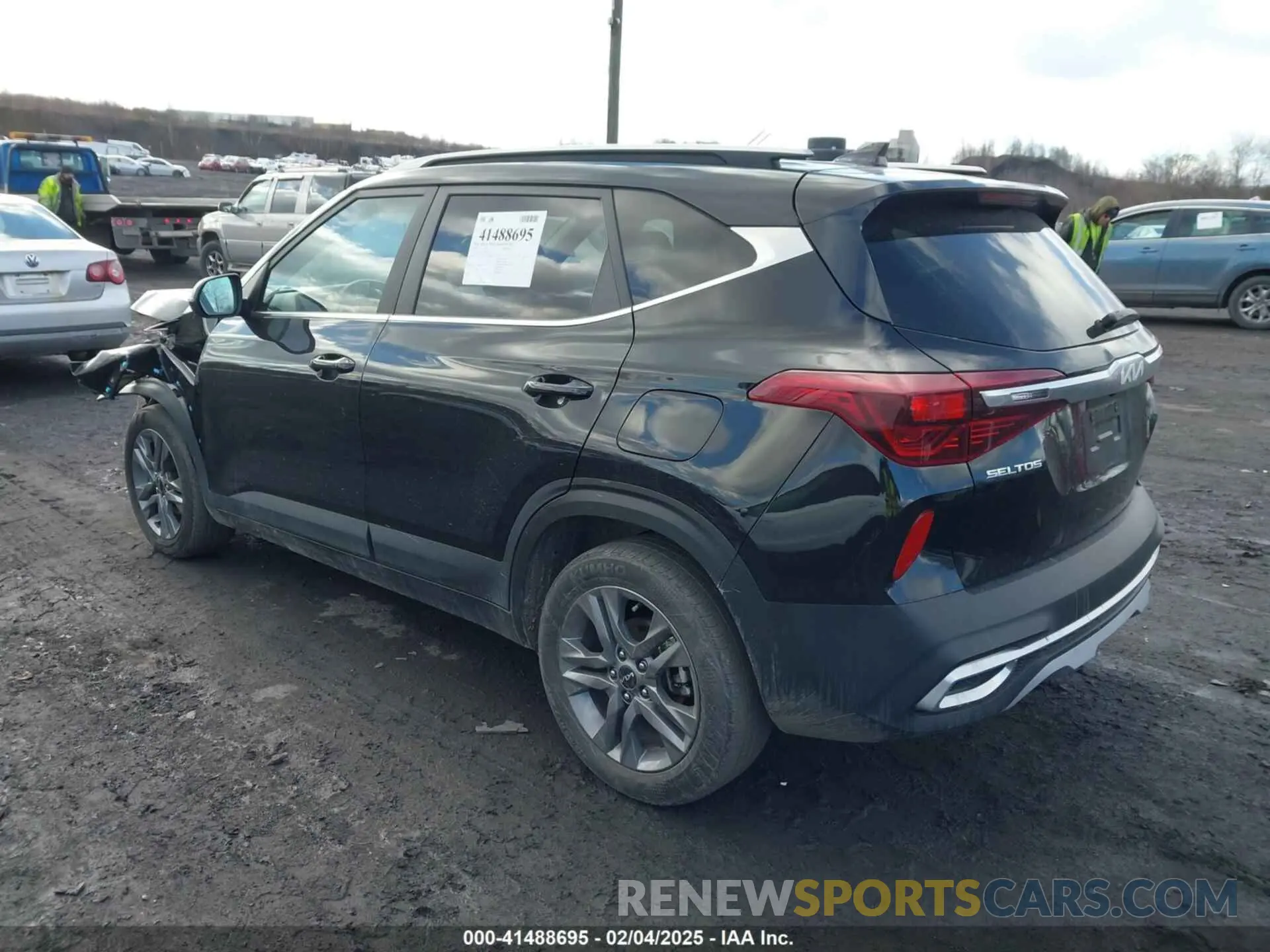 3 fotografías del automóvil dañado KNDEU2AA1P7395711 KIA SELTOS 2023