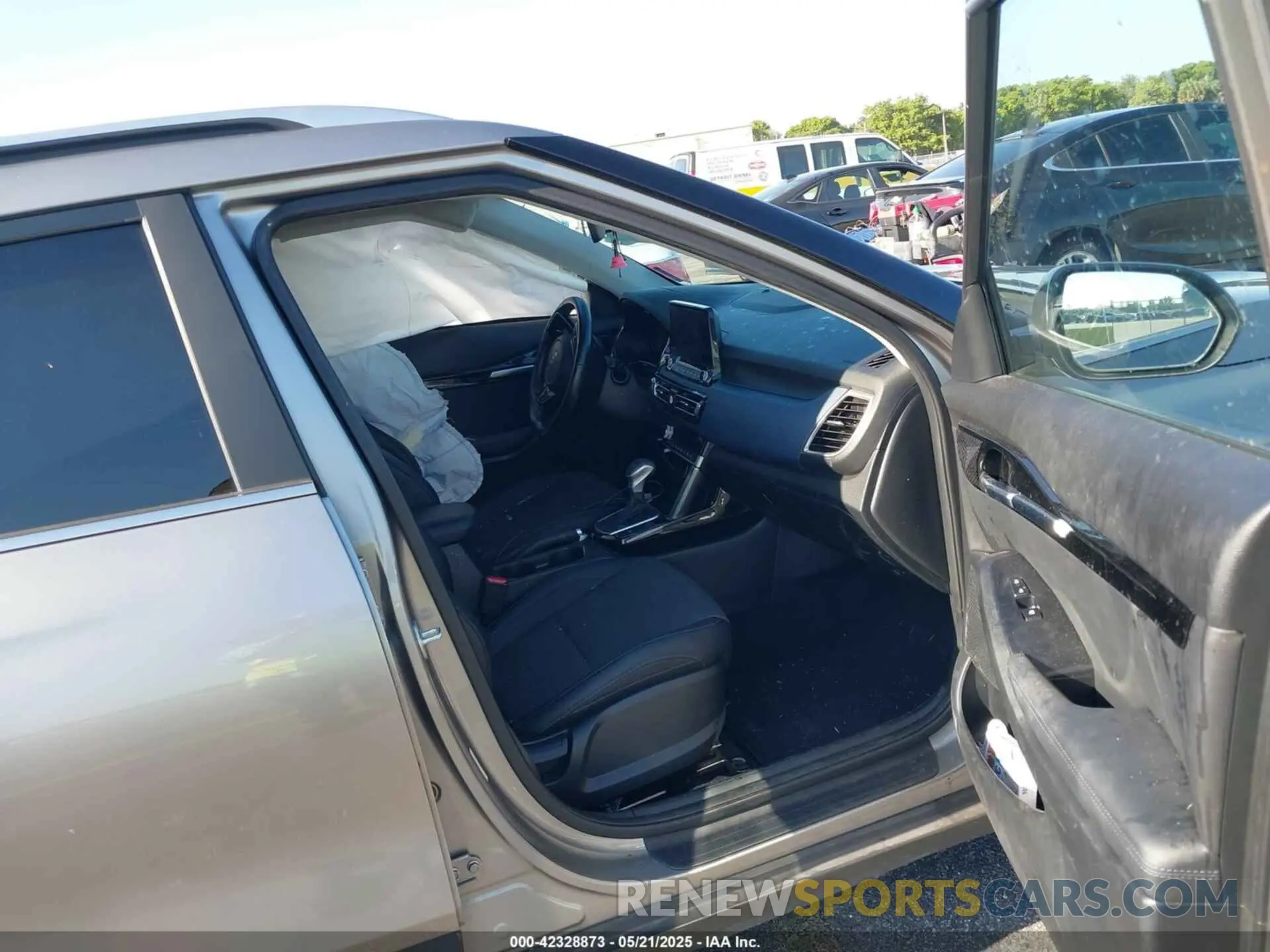 5 fotografías del automóvil dañado KNDEU2AA3P7414260 KIA SELTOS 2023