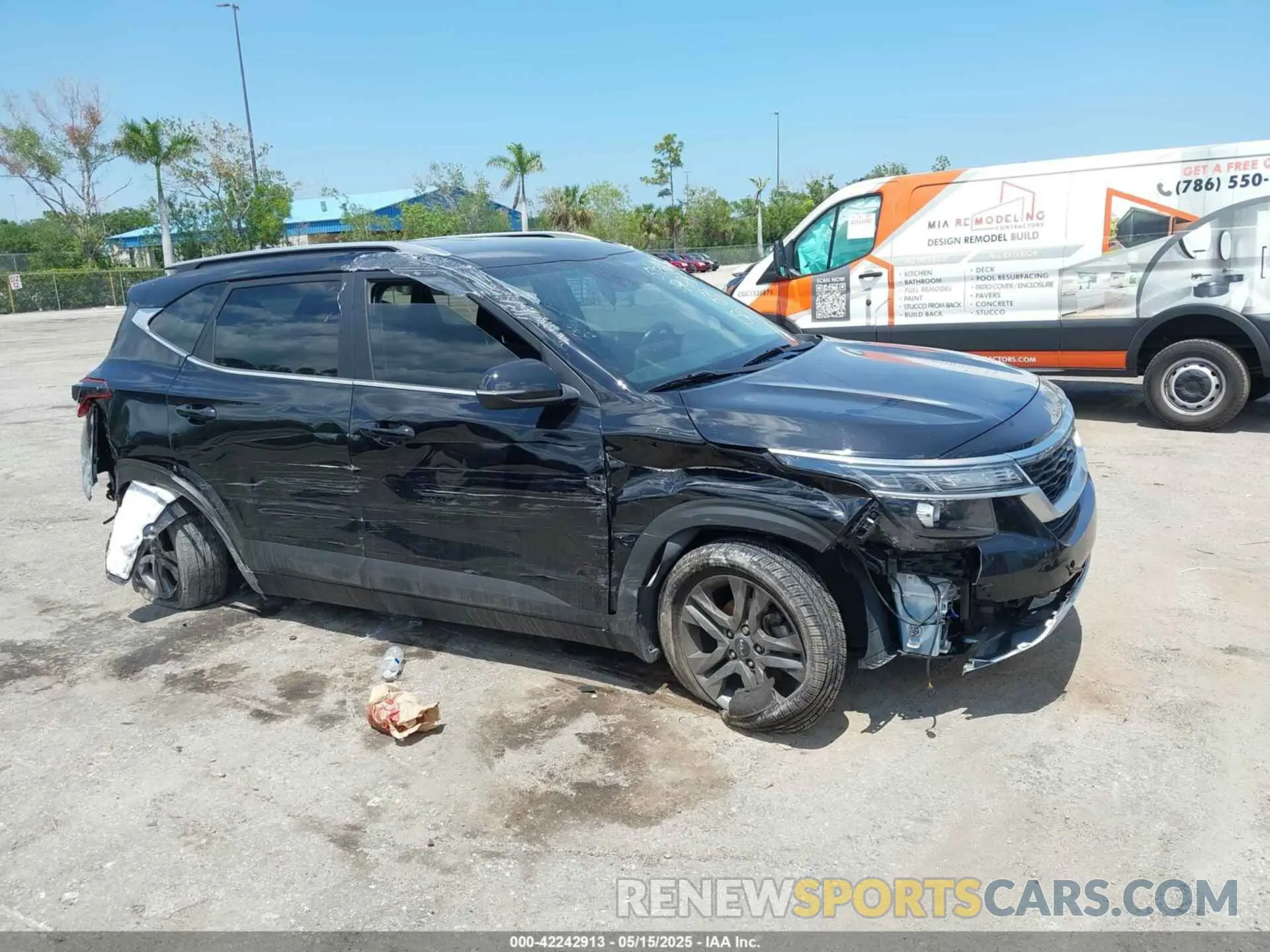6 fotografías del automóvil dañado KNDEU2AA4P7371547 KIA SELTOS 2023
