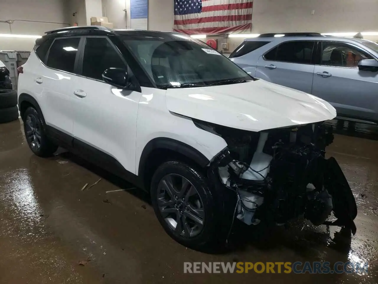 4 fotografías del automóvil dañado KNDEU2AA4P7392673 KIA SELTOS 2023