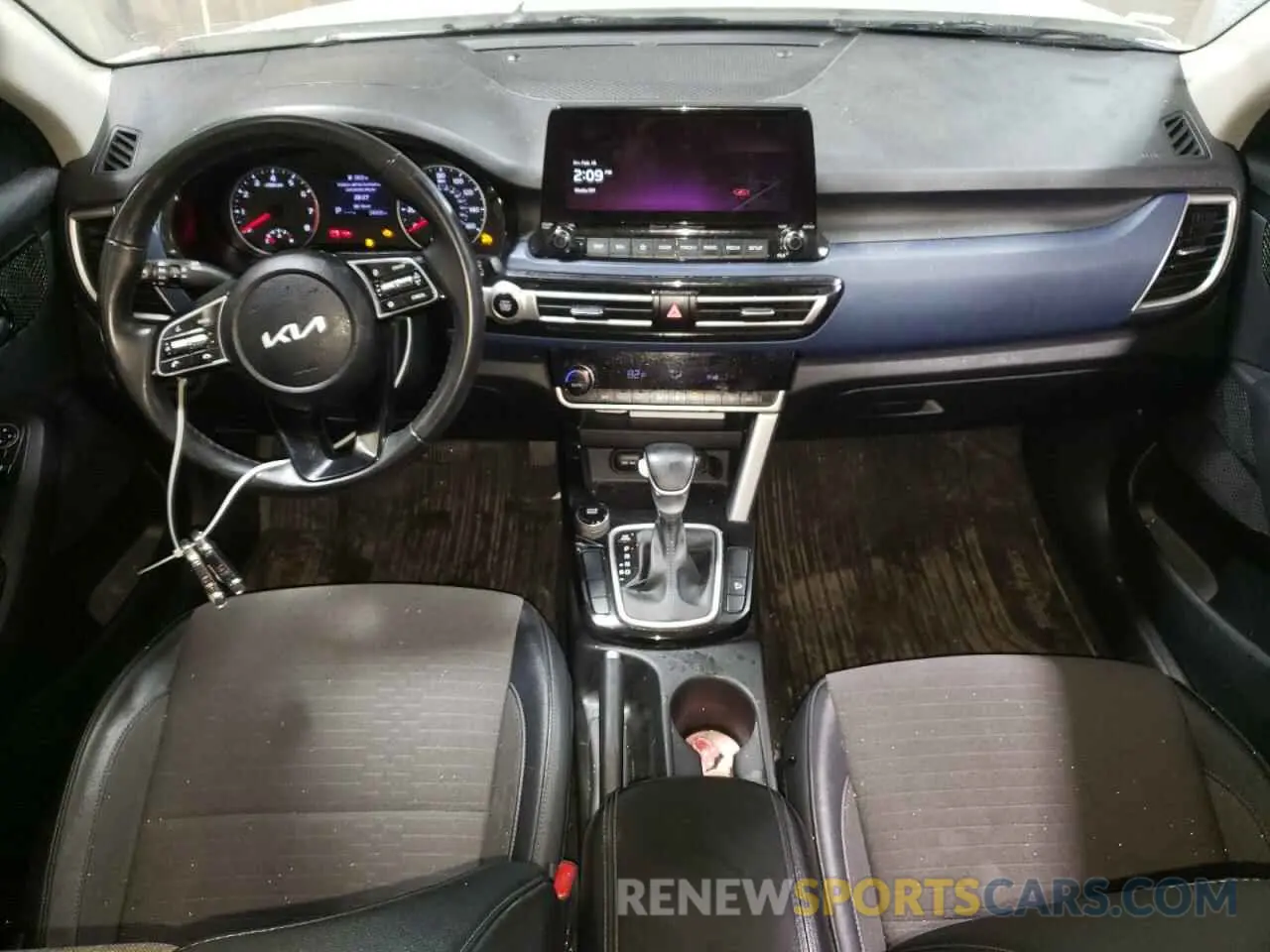 8 fotografías del automóvil dañado KNDEU2AA4P7392673 KIA SELTOS 2023