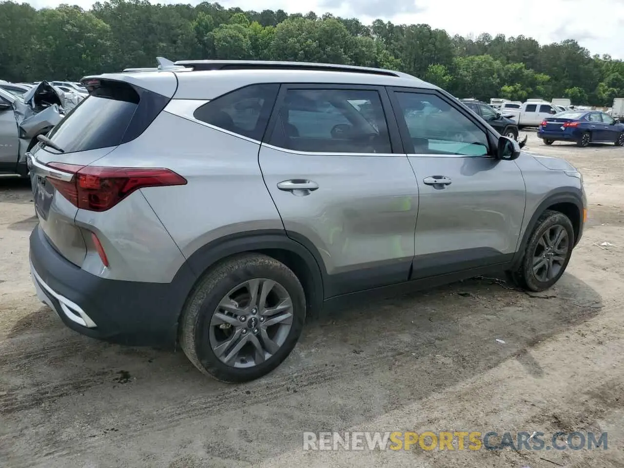 3 fotografías del automóvil dañado KNDEU2AA4P7432816 KIA SELTOS 2023