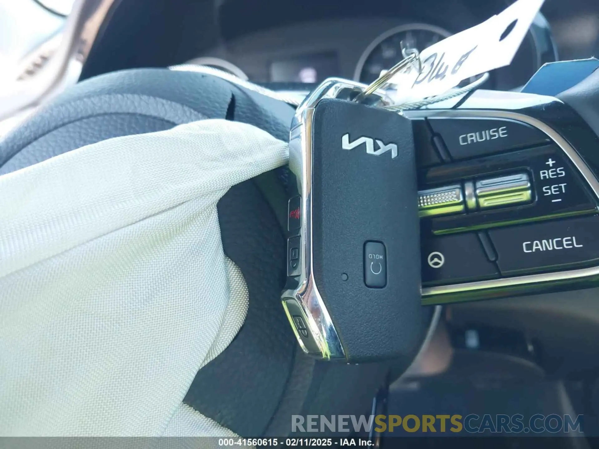 11 fotografías del automóvil dañado KNDEU2AA5P7417502 KIA SELTOS 2023