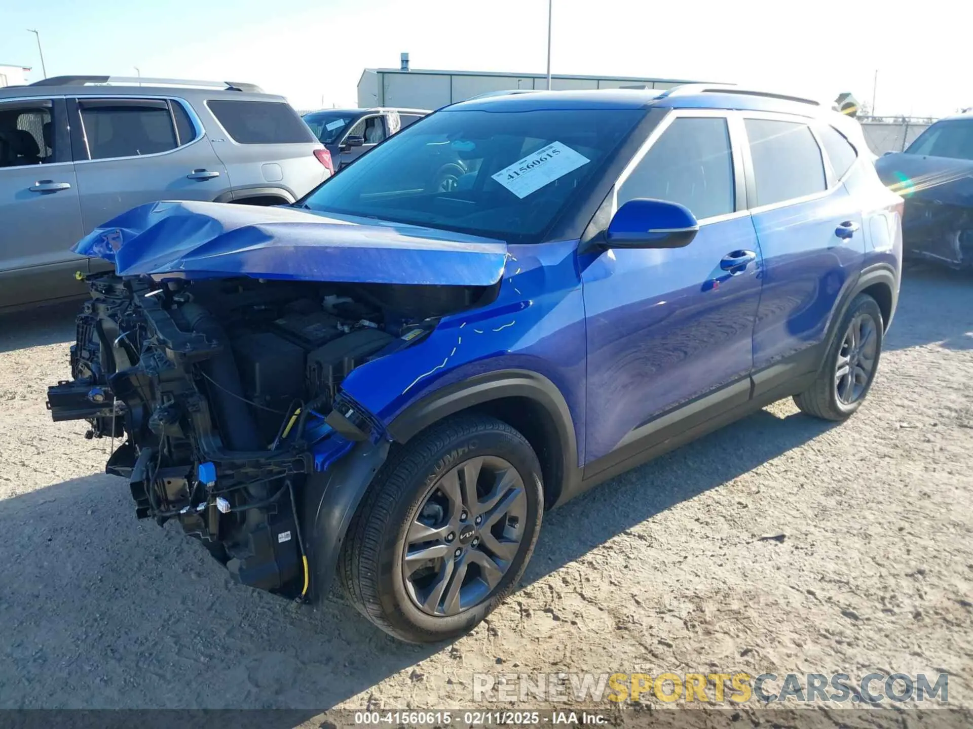 2 fotografías del automóvil dañado KNDEU2AA5P7417502 KIA SELTOS 2023