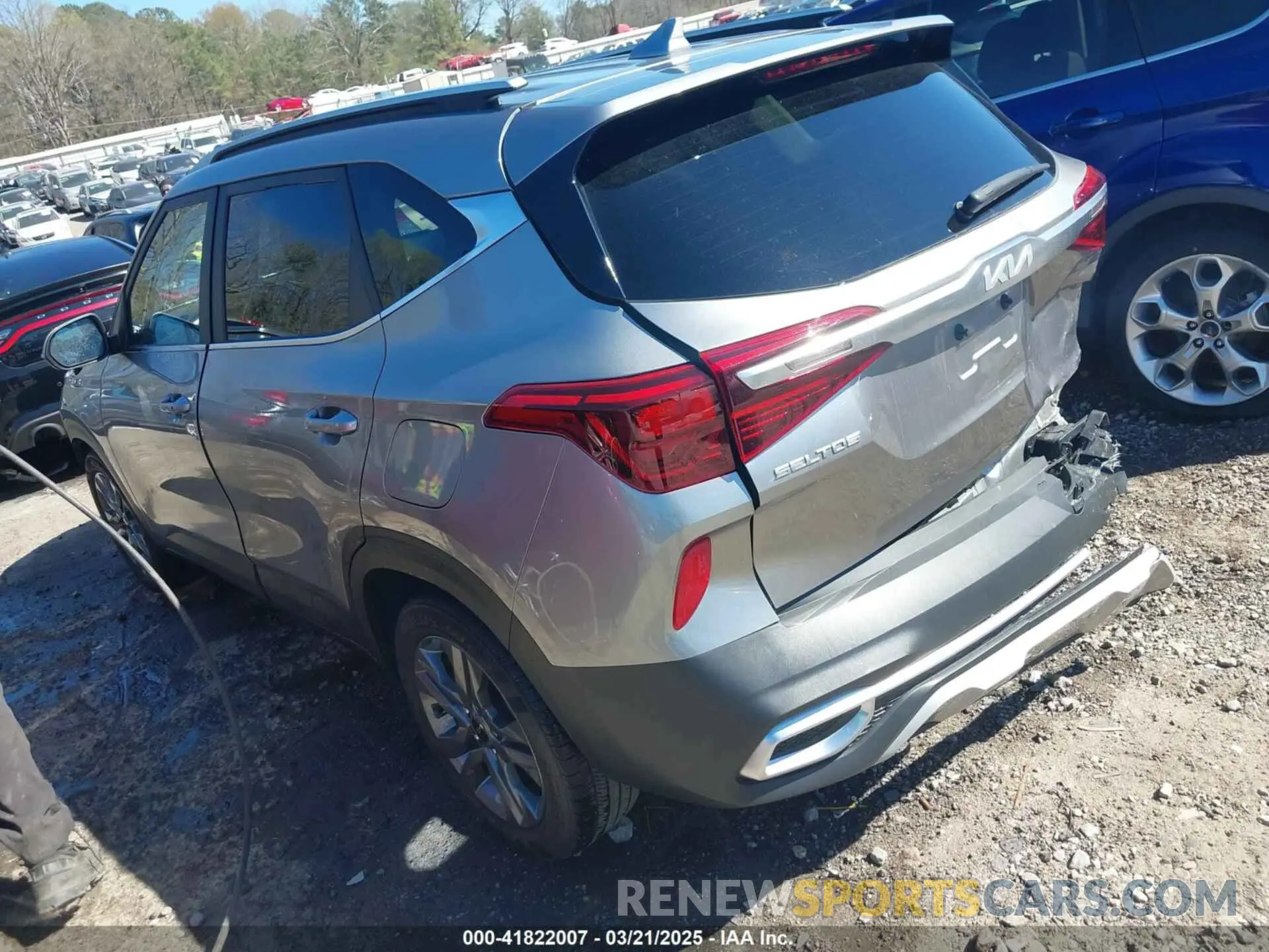 3 fotografías del automóvil dañado KNDEU2AA6P7369511 KIA SELTOS 2023