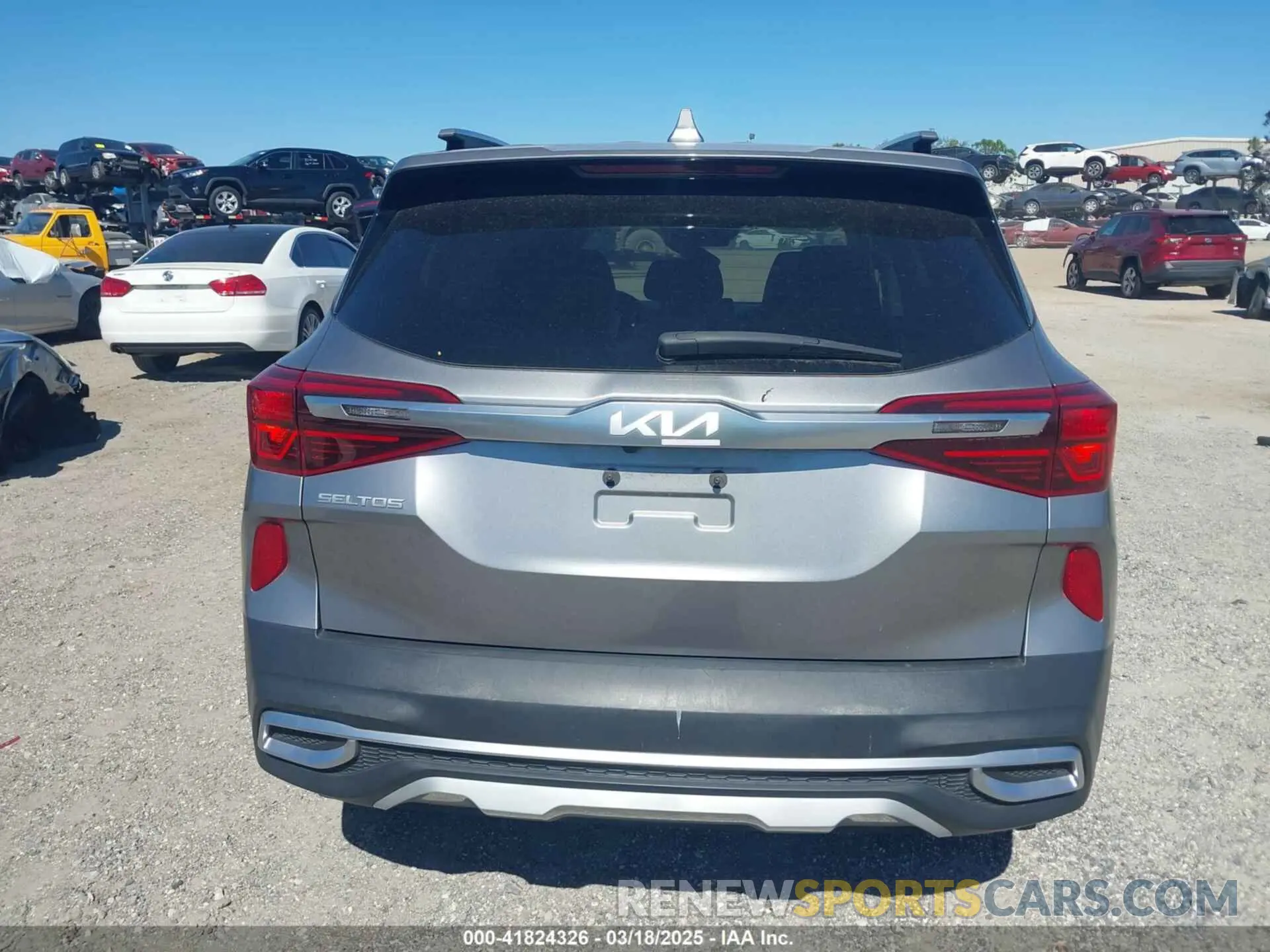 16 fotografías del automóvil dañado KNDEU2AA6P7423681 KIA SELTOS 2023