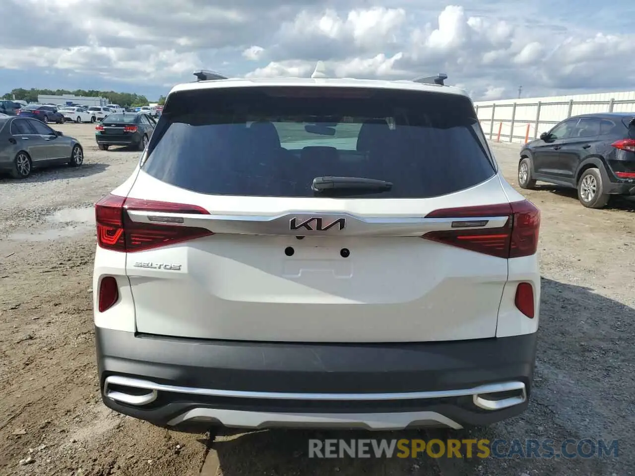 6 fotografías del automóvil dañado KNDEU2AA6P7433546 KIA SELTOS 2023